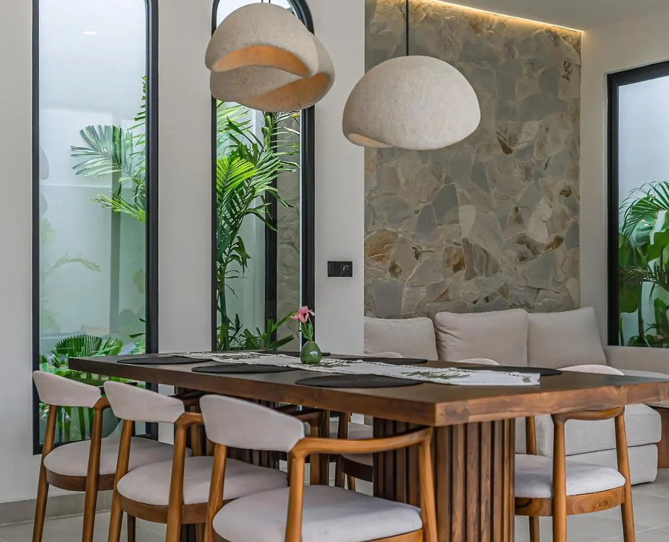 Villa Larente - Sophisticated 2Br In The Heart Of Bingin Pecatu